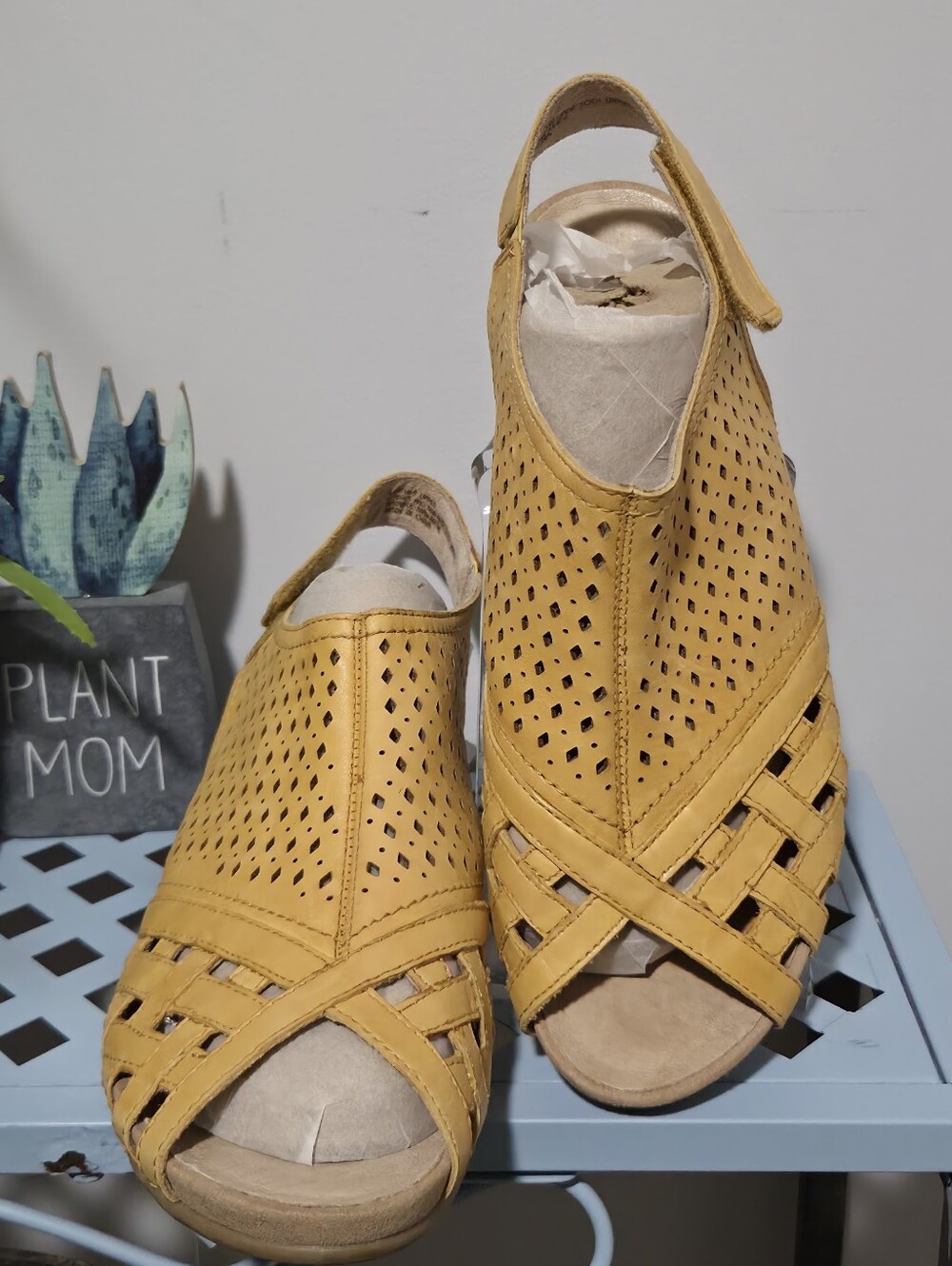Earth 9.5 Wide Leather Amber Yellow Slingback Open Toe Shoes